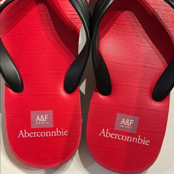 ✨NWOT ✨Abercrombie & Fitch Red and Black Sandals - Picture 3 of 5